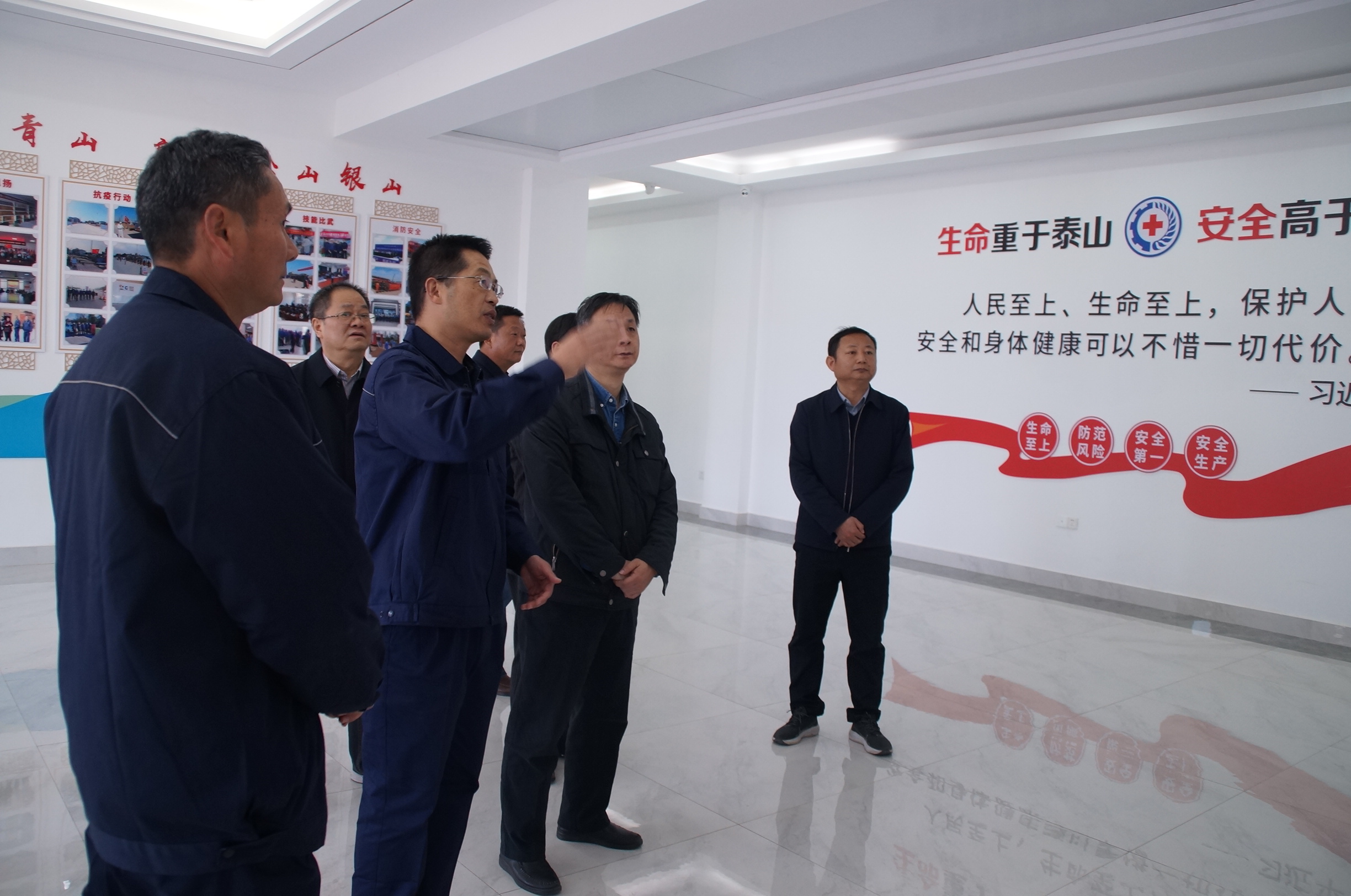 省人大常委会来我县开展消防法律法规执法检查