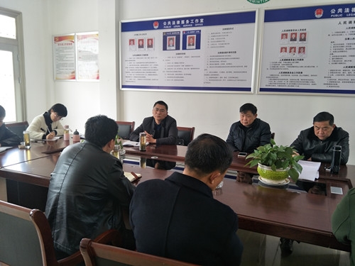 县人大常委会主任胡琼瑶率队赴白岭村开展精准扶贫