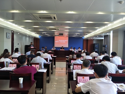 县十六届人大常委会召开第十八次会议