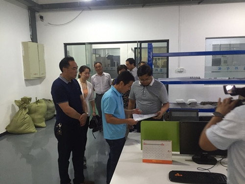 市人大常委会到我县大渡口调研改善营商环境促进民营经济发展情况
