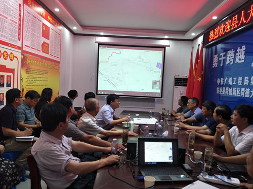 召开座谈会_副本.jpg