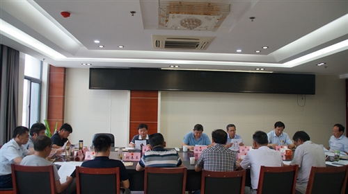 县十六届人大常委会召开第三十九次主任会议