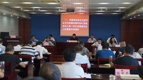 县十六届人大常委会第二十六次会议召开