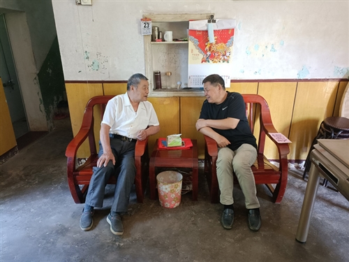 胡琼瑶到大渡口镇开展“七一”慰问