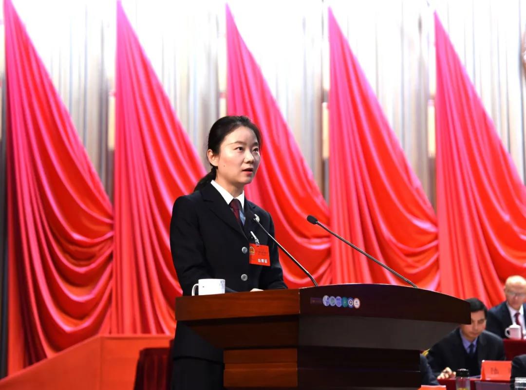 【直通县两会】县十七届人大一次会议举行第二次大会