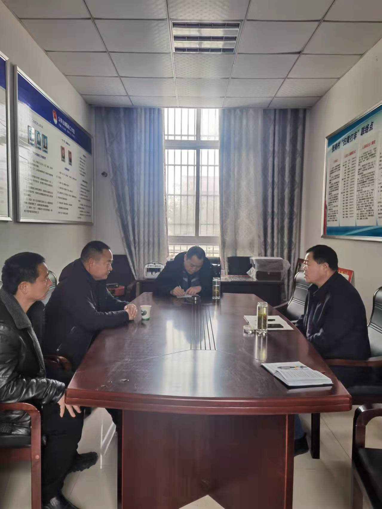 县人大常委会主任叶云生赴东流镇开展信访积案化解工作