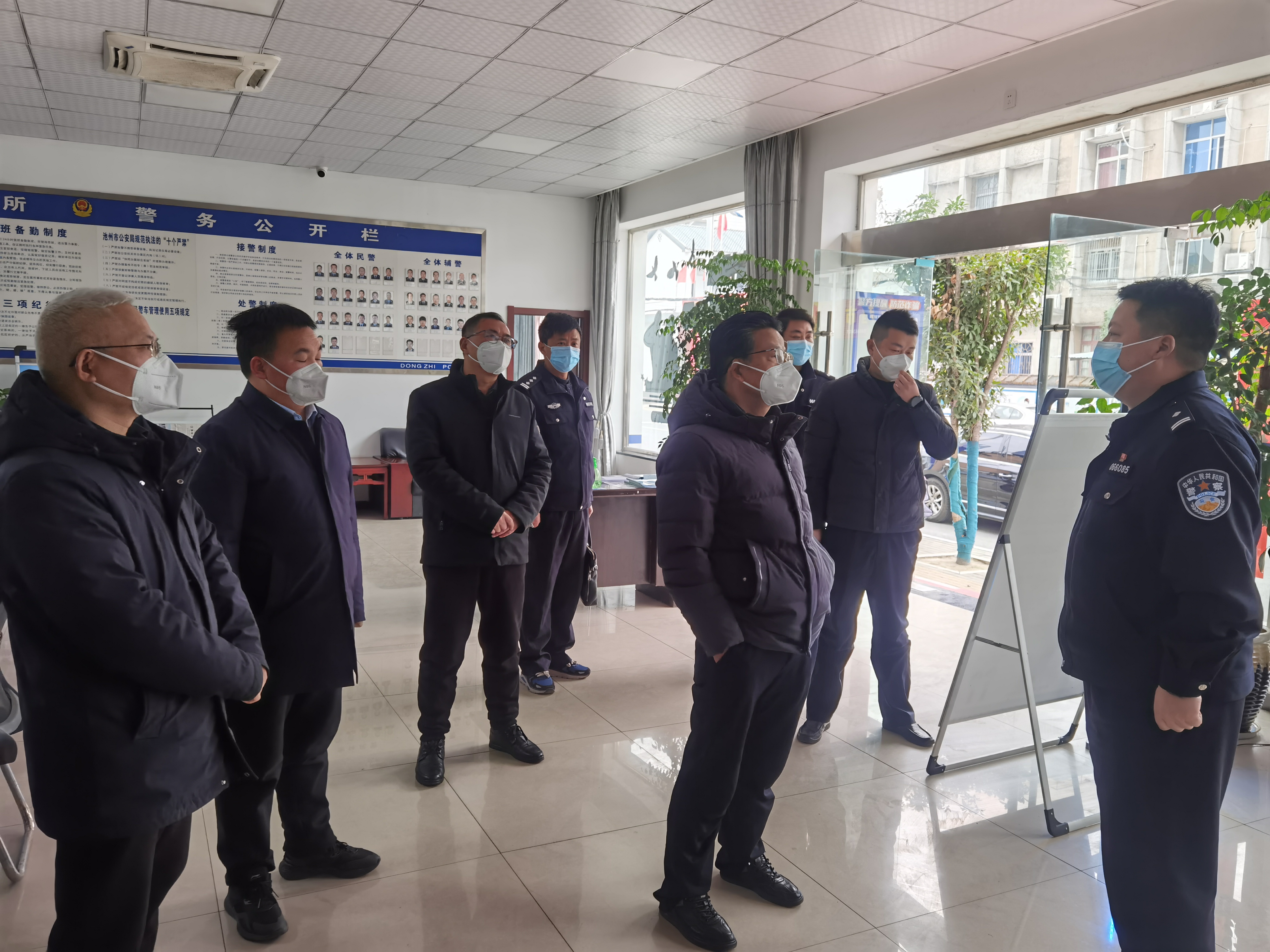市人大常委会来我县督查《池州市燃放经营烟花爆竹管理条例》贯彻落实情况