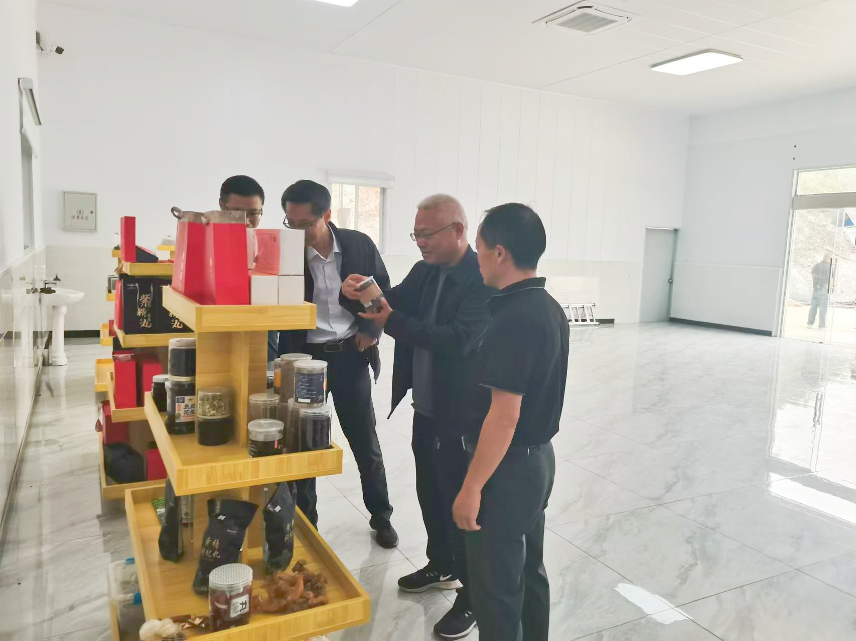 县人大常委会对《池州市九华黄精发展促进条例（草案）》开展调研论证